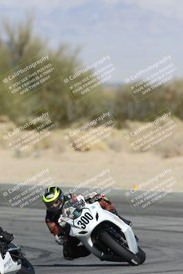 media/Dec-07-2025-CVMA (Sun) [[3e7d2de5dc]]/Race 7-Formula Lightweight Twins Shootout/